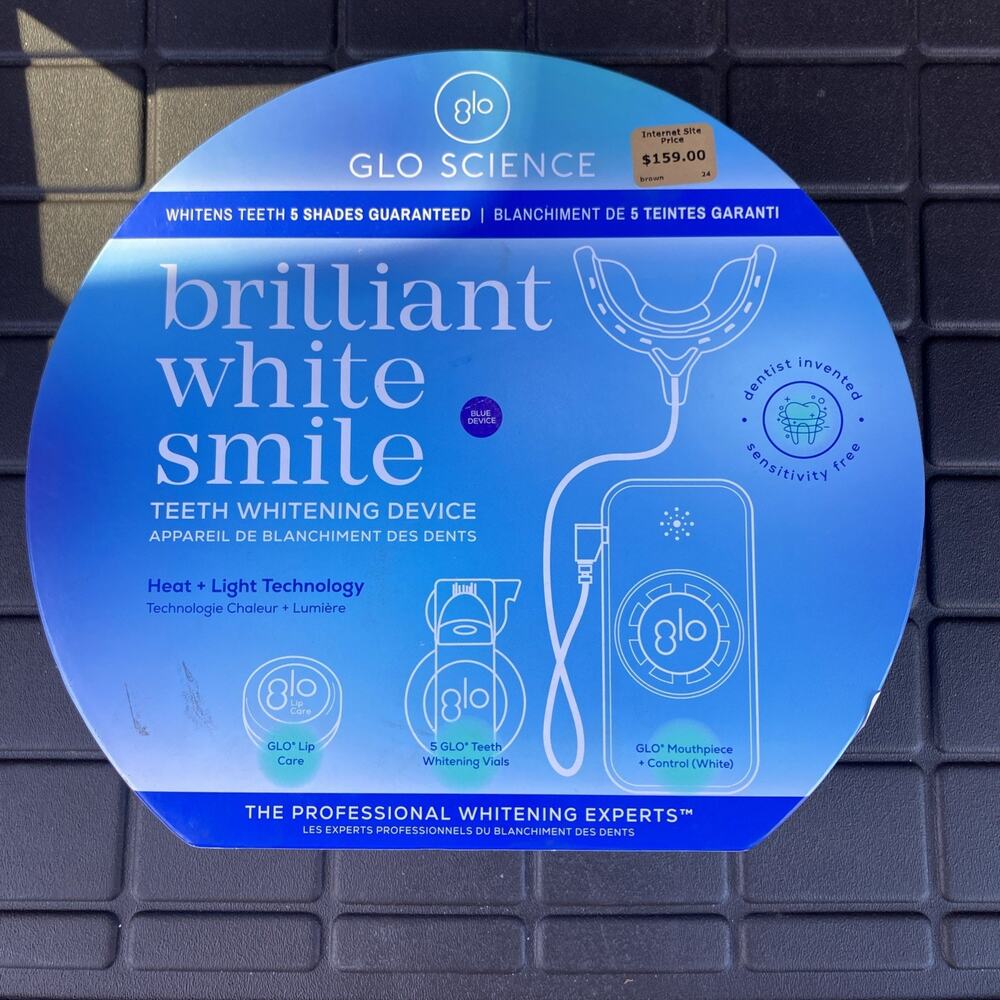 GLO Science — GLO Brilliant Advanced White Smile — Teeth Whitening Device Kit